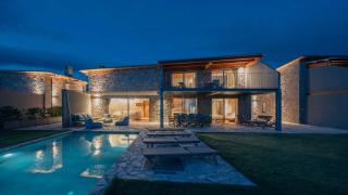 Real Life Homes luxurious seafront villas each with their own private pools - 1