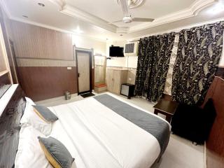 The Om Hari Residency - Katra - 7