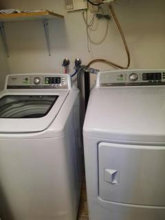 Lovely 2 Bedroom apartment close to Avalon Mall - 9