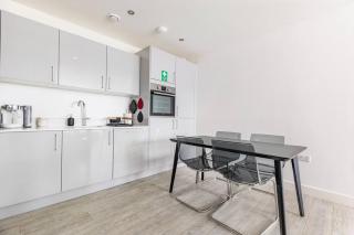 Stylish & Comfortable Top-Floor Flat in Harrow - Londen - 1