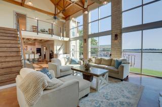 Waterfront Granbury House with Deck and Private Dock! - Granbury - 1