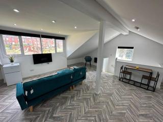 New Penthouse Pad - 5 mins from Leeds City Centre - 4