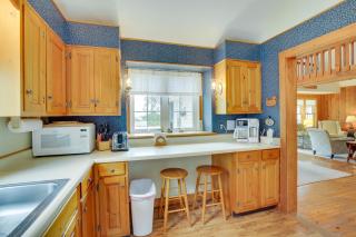 Kennebunkport Getaway with Grill Walk to Beach! - Kennebunkport - 3