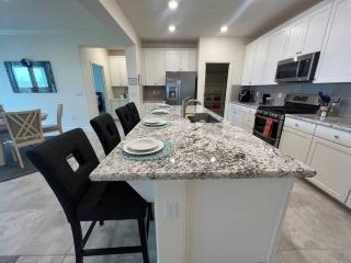 Brand-New, Beautiful & Stylish Home in Sacramento! - Sacramento - 5