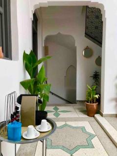 Calm riad in the historical center of Marrakech - 1