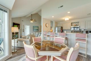 Lakefront Ozark Getaway with Views and Community Perks - Four Seasons - 2