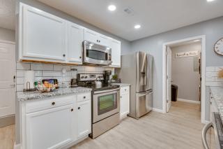 Atlanta Getaway with Private Yard 3 Mi to Airport - College Park - 5