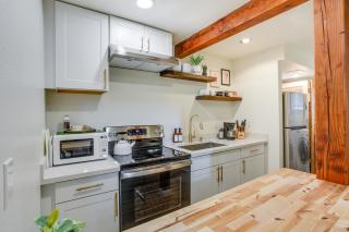 Updated Tacoma Home with Fire Pit! - Tacoma - 2