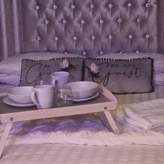 Lenox Bed and Breakfast - Hale - 8