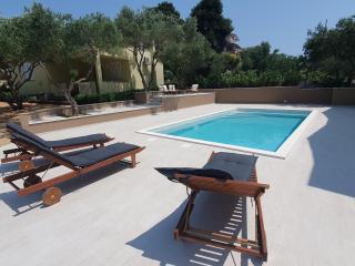 Family friendly apartments with a swimming pool Drage, Biograd - 5904 - Drage - 3
