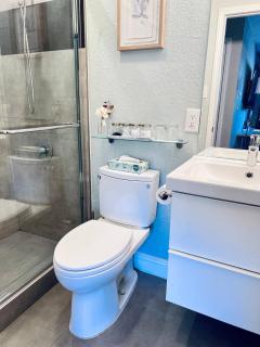 Brand new suite, 1mi to Meta, 3mi to Stanford - East Palo Alto - 6