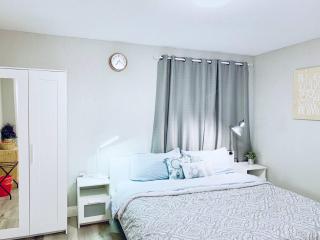 Brand new suite, 1mi to Meta, 3mi to Stanford - East Palo Alto - 8