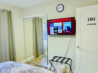 Brand new suite, 1mi to Meta, 3mi to Stanford - East Palo Alto - 2