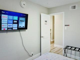 Brand new suite, 1mi to Meta, 3mi to Stanford - East Palo Alto - 1