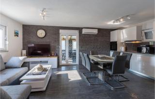 Beautiful Home In Peroj With Wifi - Peroj - 7