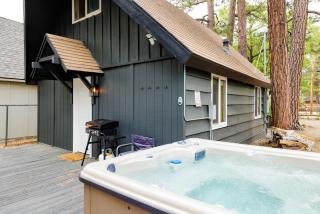 The Eagles Nest Hot Tub BBQ Modern Retreat - Sugarloaf - 9
