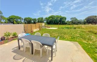 Awesome Home In Saint Vincent Sur Jard - Saint-Vincent-sur-Jard - 0