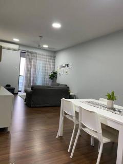 Family friendly multiple Parking 3bedroom apartment - Seri Kembangan - 7