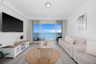 Spectacular Ocean View 3 Pools Gym Spa and Sauna - Gold Coast - 8