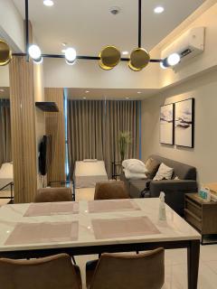 Grand Deluxe 3BR with Bathtub in Uptown BGC - Manila - 9
