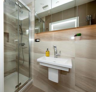 Stylish Apartment with BBQ Kensington - 1