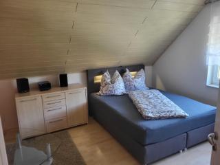 Gästezimmer im bewohnten EFH mit Pool und Garten - Ziltendorf - 9