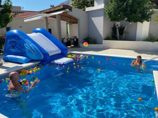 Villa Ella - swimming pool, garden, baby friendly - Bast - 2