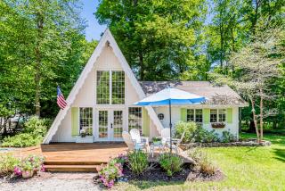 Mt McSauba A Frame Cottage - Charlevoix - 0