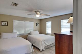The Yellow House - Gulf Breeze - 7