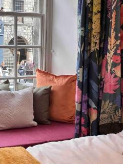 16th Century Courtyard Apartment on the Royal Mile - 4