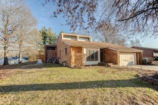Spacious Tranquility with Private Pool home - Belleville - 8