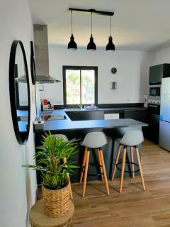 Appartement neuf avec balcon et 2 chambres - Saint-Florent - 7