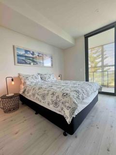 Scarborough Oceanview 2BR Apartment Special Rate - 8