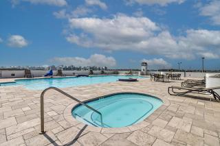 Ocean View, Massage Chair, Adjustable Bed, Slot Machine, Pin Ball - Port Aransas - 9