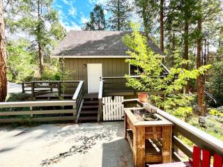 Family Friendly A Frame, Pets stay Free! - 3