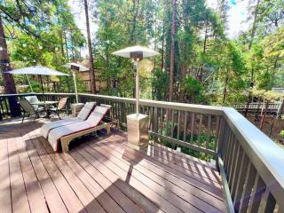 Family Friendly A Frame, Pets stay Free! - Lake Arrowhead - 2