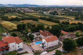 Holiday Home Sofia - quiet village&quick highway close to Biograd na Moru and Zadar - Benkovac - 0