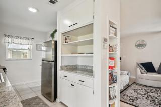 Port Charlotte Home with Sunroom, Grill and Fire Pit! - Port Charlotte - 2
