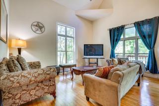 Double Springs Cabin Stay with Deck and Shared Dock! - - 6