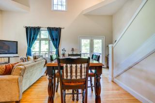 Double Springs Cabin Stay with Deck and Shared Dock! - - 5