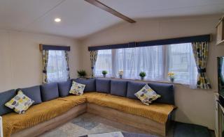 Cwtch, White Horse, Seal Bay Resort - Selsey - 6