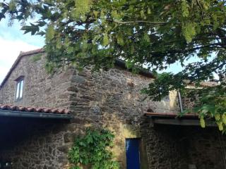 Casa rural de piedra en una aldea tranquila de Zas - 0