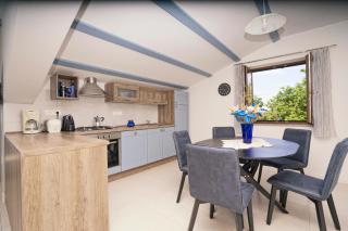 Riviera blue Apartments with seaview, private whirlpools and parking near Opatija - Opric - 1