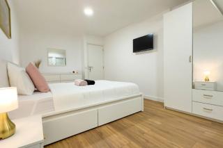 QUARTO PRIVADO CALMO - Rio de Mouro - 0
