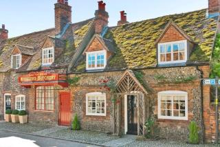 Perfectly Positioned Hambleden House - Henley on Thames - 0