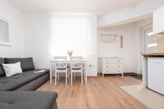 Lota - Deluxe studio apartment from Noa's Garden - Bibinje - 2