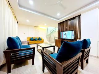 YellowBrick Villa - Near Market /Swimming pool/ AC/ Luxurious - Lonavala - 0