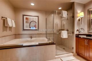 MGM Signature PH 30th floor Deluxe Studio apartment Strip Facing with Balcony - 4