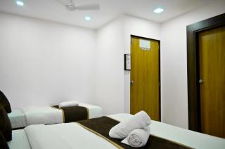 Hotel Royal Ican Sindhubhavan Road - Ahmedabad - 1