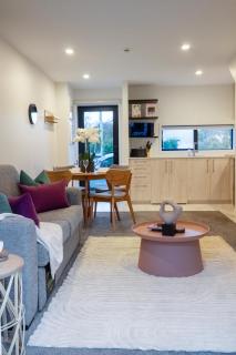 Urban Elegance - 2 Bed, 2 Bath in the CBD - 4